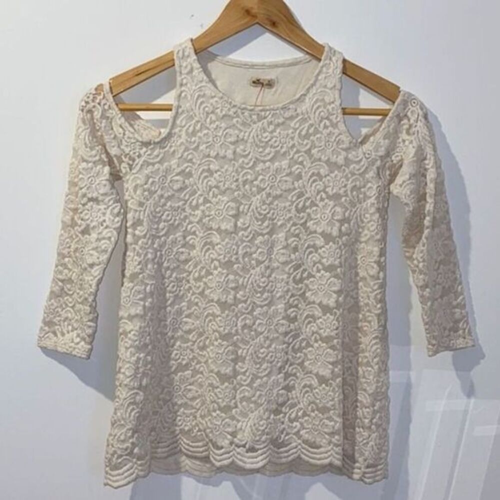 Hollister Ivory Embroidery Cold Shoulder Top XS